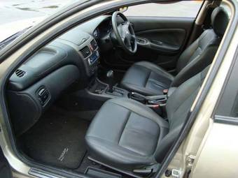 2004 Nissan Sunny Wallpapers