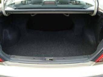 2004 Nissan Sunny Pictures