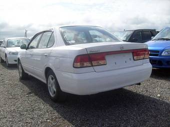 2004 Nissan Sunny Photos