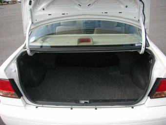 2004 Nissan Sunny Pictures