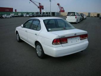 2004 Nissan Sunny Pics