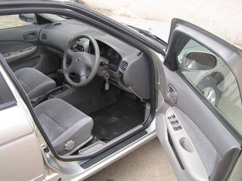 2004 Nissan Sunny Photos