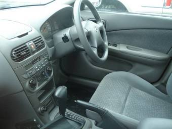 2004 Nissan Sunny Pics