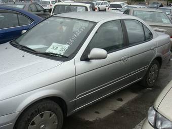 2004 Nissan Sunny Pictures