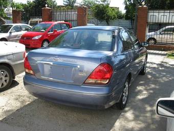 2004 Nissan Sunny Pictures
