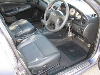 2004 Nissan Sunny Pictures