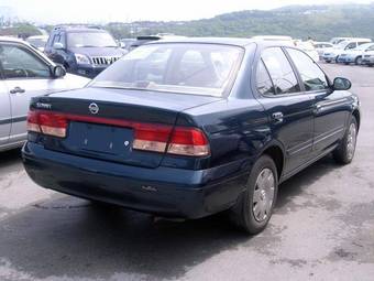 2004 Nissan Sunny Photos