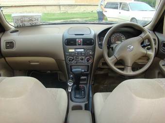 2004 Nissan Sunny Pictures