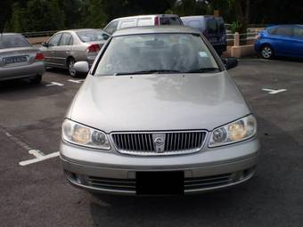 2004 Nissan Sunny Pictures