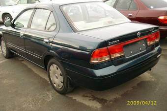 2004 Nissan Sunny Pictures