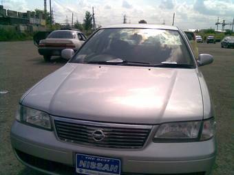 2004 Nissan Sunny Photos