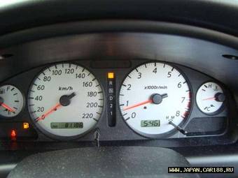 2004 Nissan Sunny Pictures