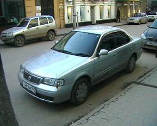 2004 Nissan Sunny Pictures
