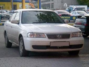 2004 Nissan Sunny Photos