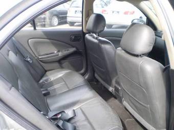 2004 Nissan Sunny Photos