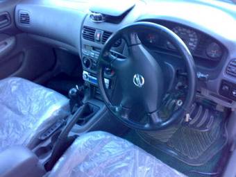 2004 Nissan Sunny Photos