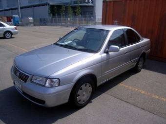 2004 Nissan Sunny Pics