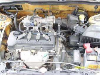 2005 Nissan Sunny Pictures