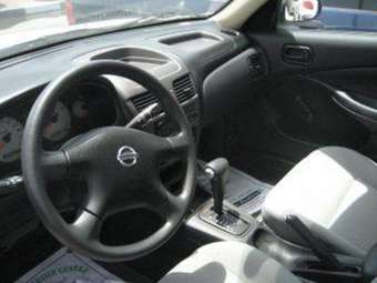 2005 Nissan Sunny Pictures