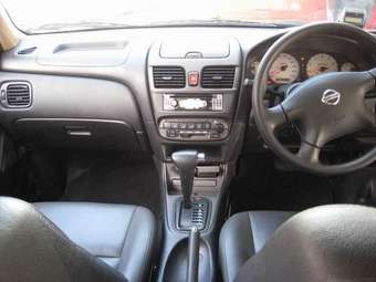 2005 Nissan Sunny Pictures