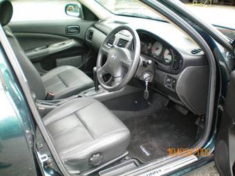 2005 Nissan Sunny Photos