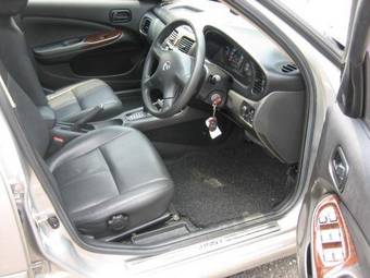 2005 Nissan Sunny Photos