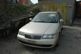 2005 Nissan Sunny Pictures