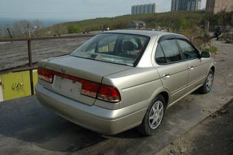 2005 Nissan Sunny Photos