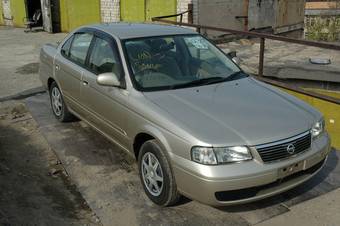 2005 Nissan Sunny Photos