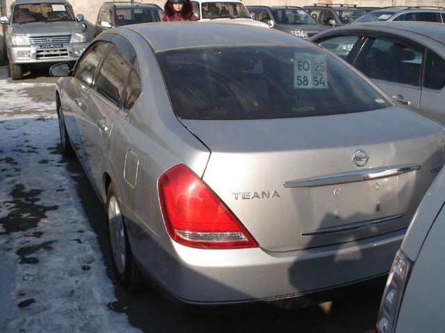 2003 Nissan Teana