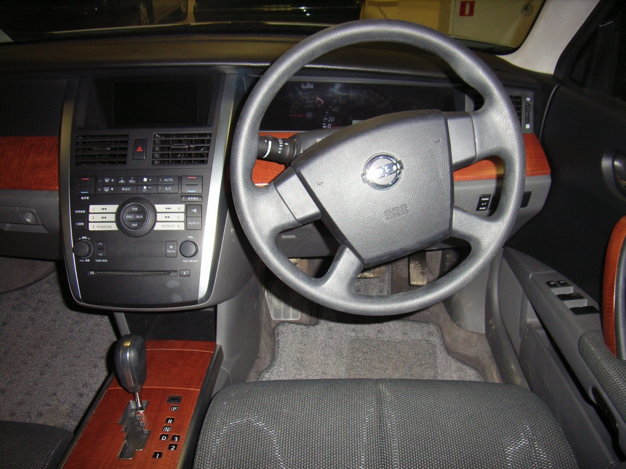 2003 Nissan Teana Pictures