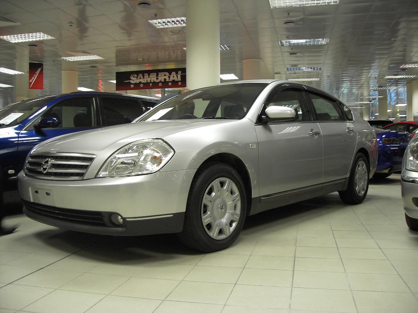 2003 Nissan Teana Photos