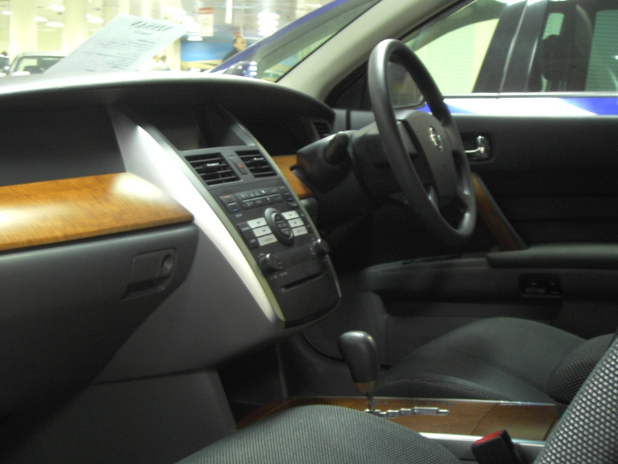 2003 Nissan Teana Pictures