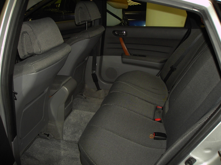 2003 Nissan Teana Pictures