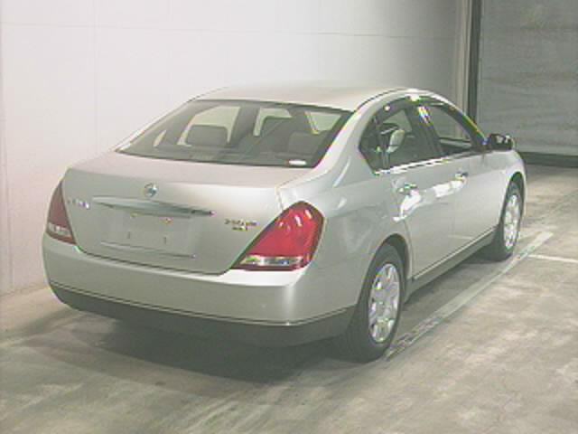 2003 Nissan Teana Pictures
