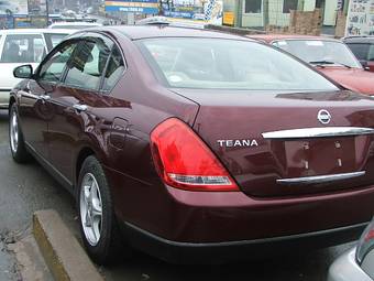 2003 Nissan Teana Pictures