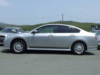 2003 Nissan Teana Photos