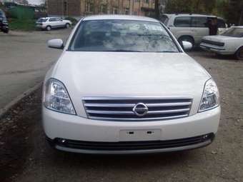 2003 Nissan Teana Photos