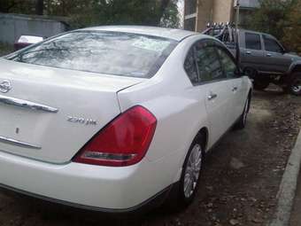 2003 Nissan Teana Pictures