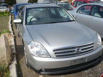2003 Nissan Teana Photos