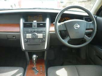2003 Nissan Teana Photos