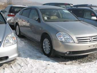 2003 Nissan Teana Photos
