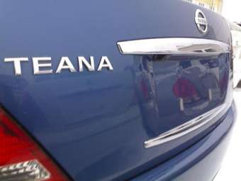 2003 Nissan Teana Photos