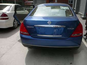 2003 Nissan Teana Images