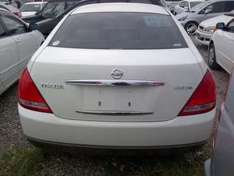 2003 Nissan Teana Pictures