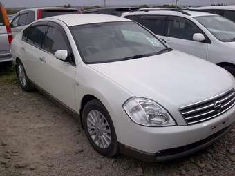 2003 Nissan Teana Pictures
