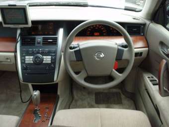 2003 Nissan Teana Pictures