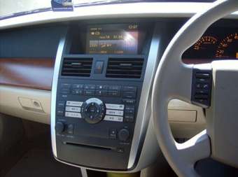 2003 Nissan Teana Pictures