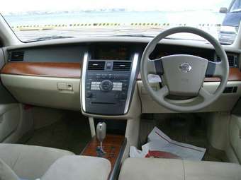 2003 Nissan Teana Pictures