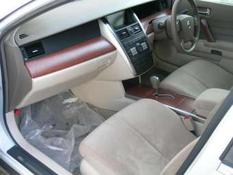 2003 Nissan Teana Photos